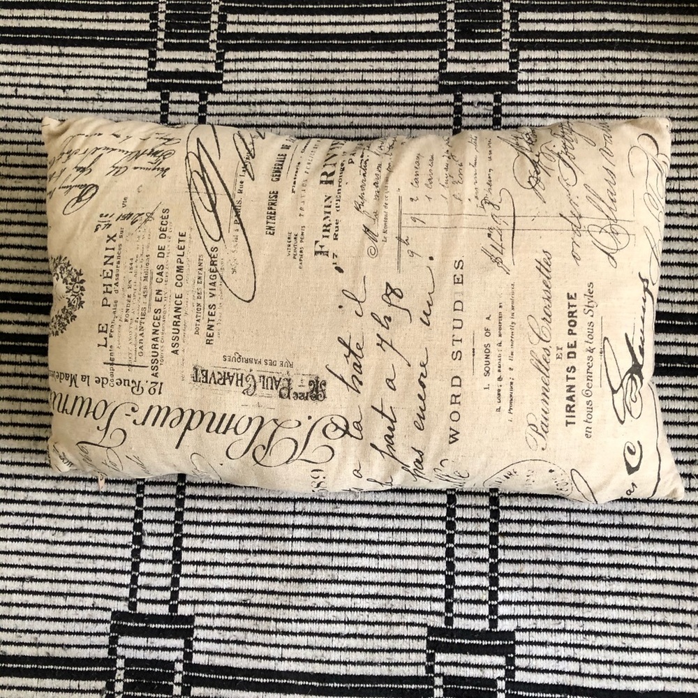 Super cute pillow!!